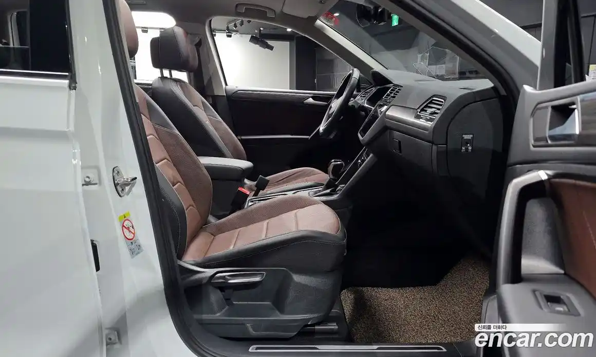 Volkswagen Tiguan 2022 2.0 автомат (гидро), фото 16