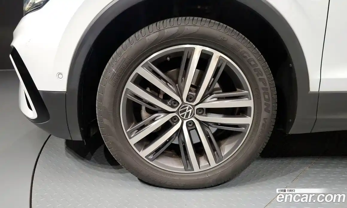 Volkswagen Tiguan 2022 2.0 автомат (гидро), фото 5