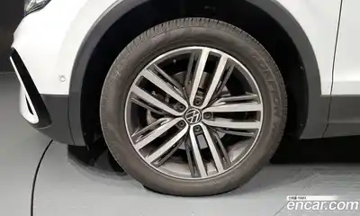 Volkswagen Tiguan 2022 2.0 автомат (гидро), миниатюра 5