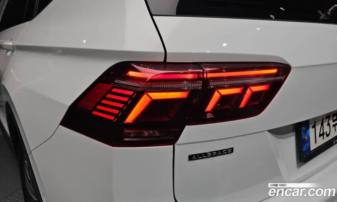 Volkswagen Tiguan 2022 2.0 автомат (гидро), фото 9