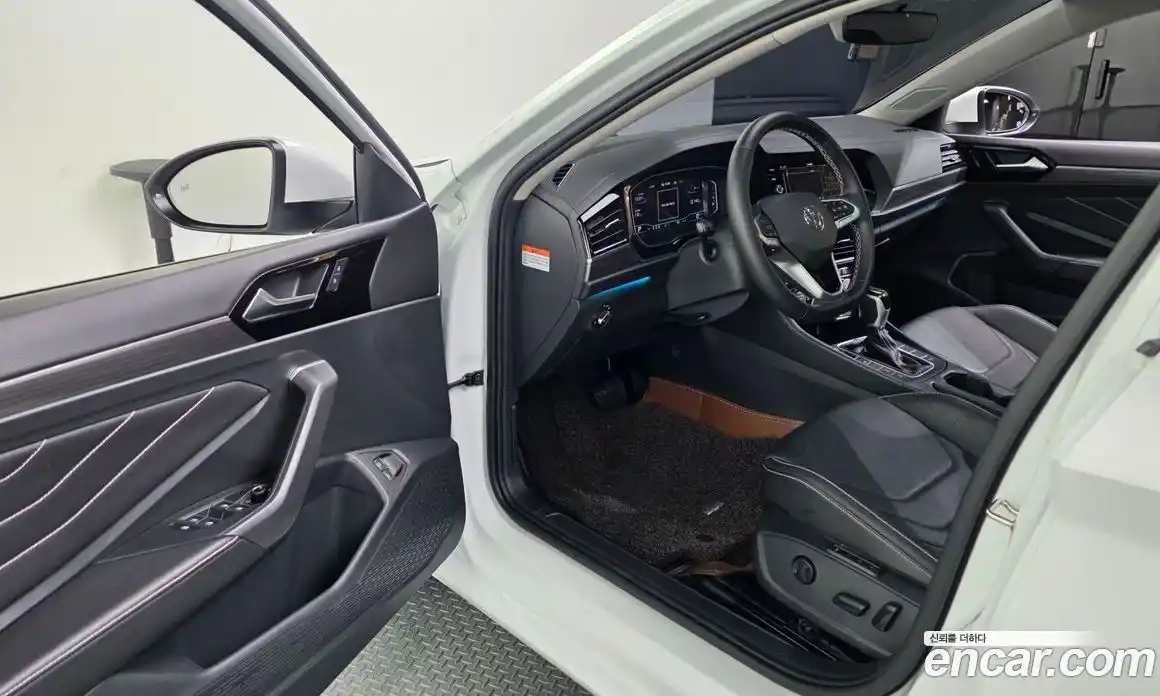 Volkswagen Jetta 2023 1.5 автомат (гидро), фото 13
