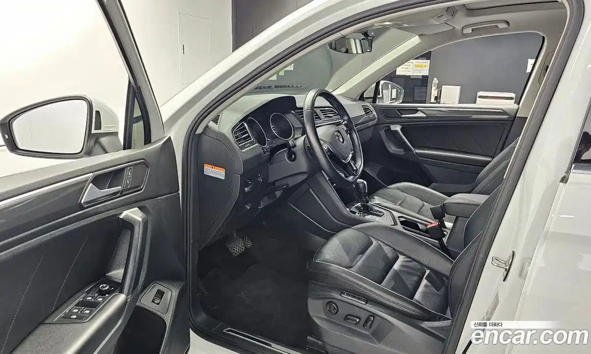 Volkswagen Tiguan 2019 2.0 автомат (гидро), фото 13