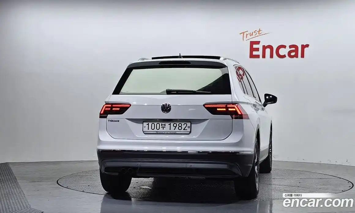 Volkswagen Tiguan 2019 2.0 автомат (гидро), фото 4