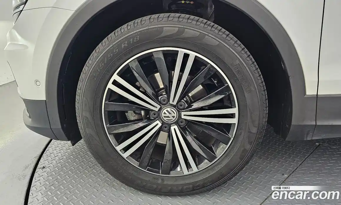 Volkswagen Tiguan 2019 2.0 автомат (гидро), фото 5