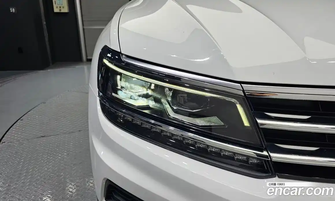 Volkswagen Tiguan 2019 2.0 автомат (гидро), фото 8