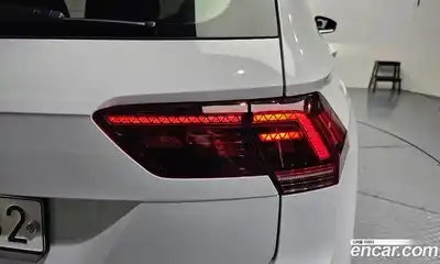 Volkswagen Tiguan 2019 2.0 автомат (гидро), миниатюра 9