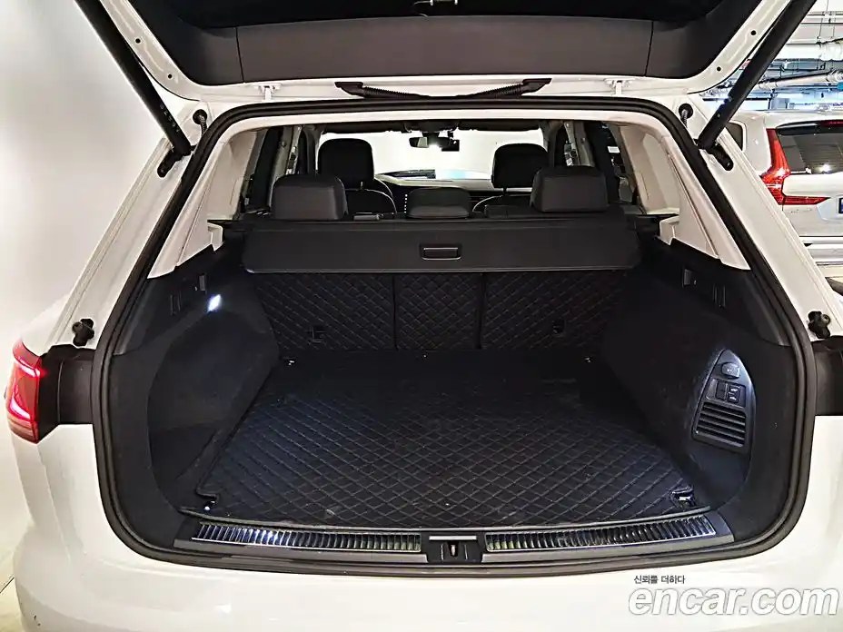Volkswagen Touareg 2024 3.0 автомат (гидро), фото 13