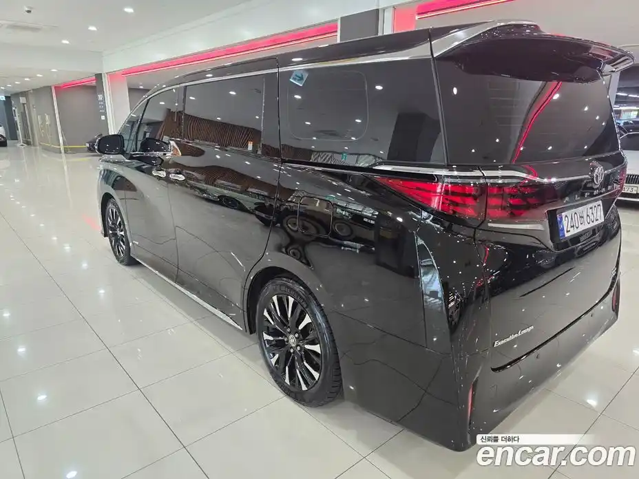Toyota Alphard 2023 2.5 автомат (гидро), фото 2 Toyota Alphard 2023 2.5 автомат (гидро), фото 2