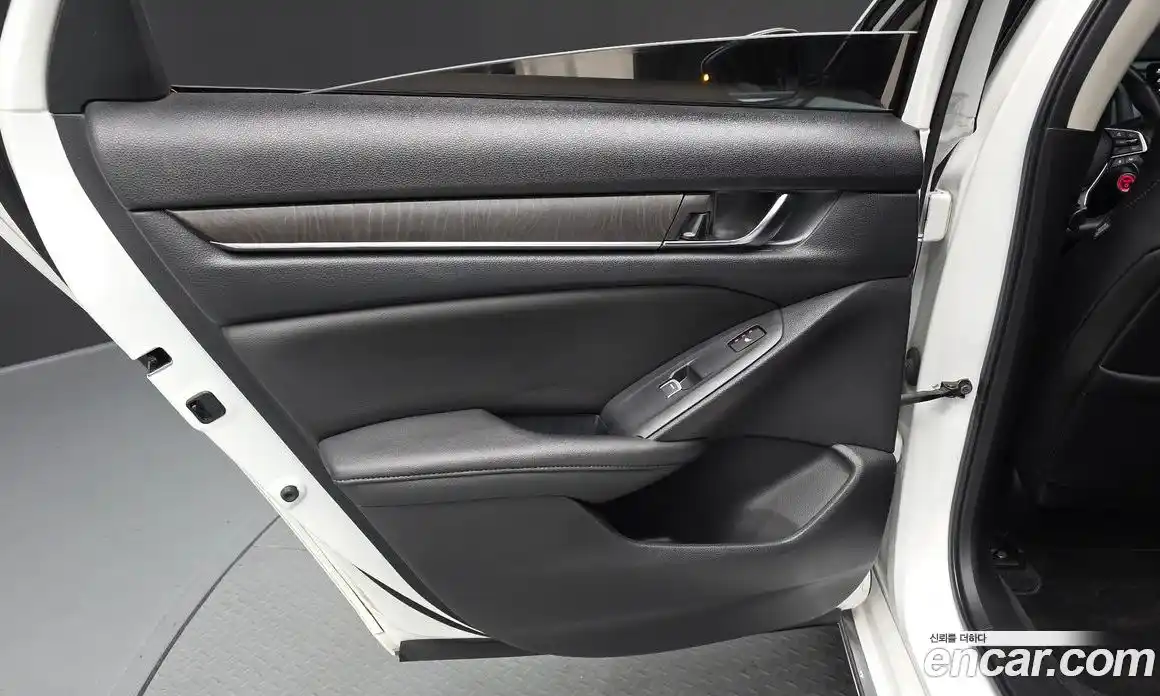 Honda Accord 2019 2.0 автомат (гидро), фото 14