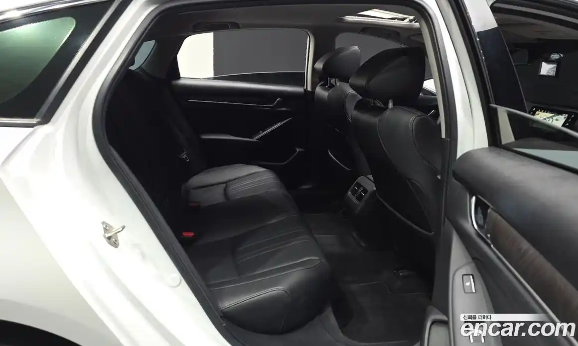 Honda Accord 2019 2.0 автомат (гидро), фото 16