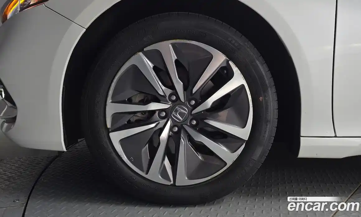 Honda Accord 2019 2.0 автомат (гидро), фото 4