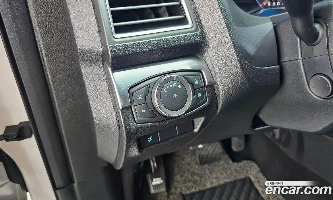 Ford Explorer 2019 2.3 автомат (гидро), фото 17