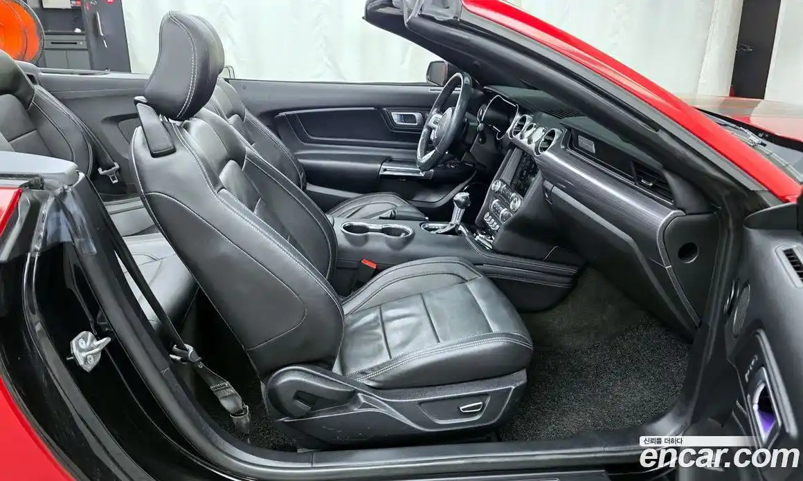 Ford Mustang 2018 2.3 автомат (гидро), фото 16
