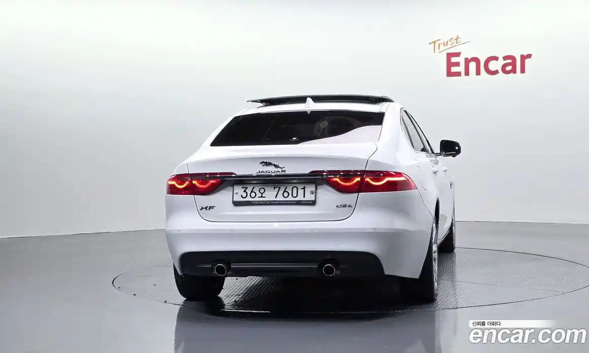 Jaguar XF 2017 2.0 автомат (гидро), фото 4 Jaguar XF 2017 2.0 автомат (гидро), фото 4