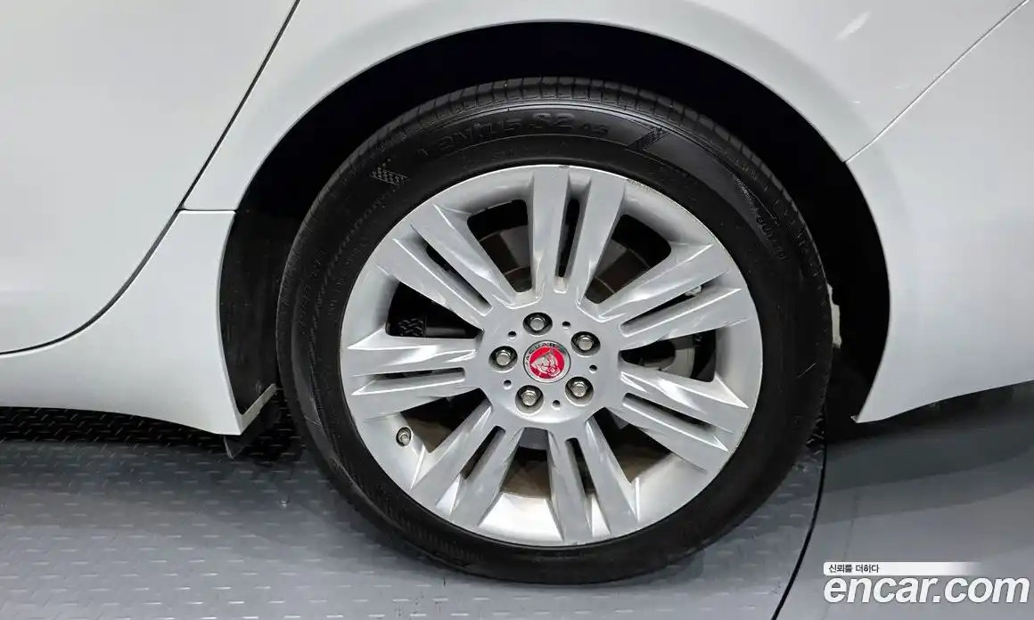 Jaguar XF 2017 2.0 автомат (гидро), фото 7 Jaguar XF 2017 2.0 автомат (гидро), фото 7