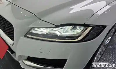 Jaguar XF 2017 2.0 автомат (гидро), миниатюра 8 Jaguar XF 2017 2.0 автомат (гидро), миниатюра 8