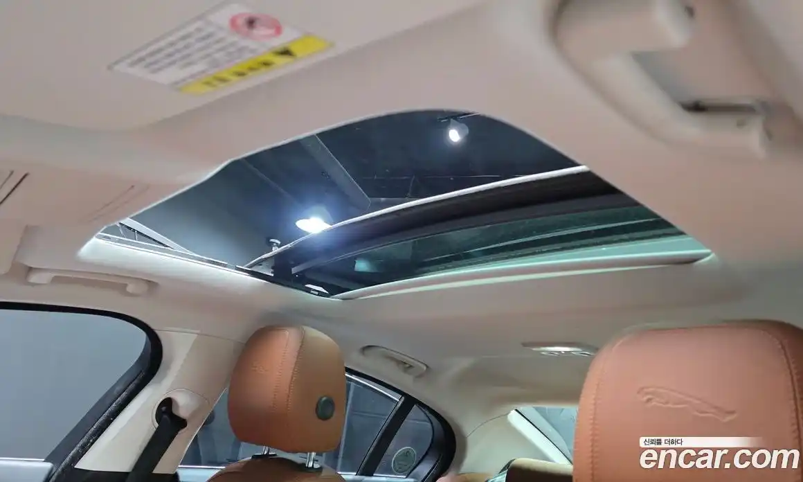 Jaguar XE 2016 2.0 автомат (гидро), фото 18 Jaguar XE 2016 2.0 автомат (гидро), фото 18