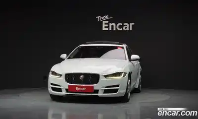 Jaguar XE 2016 2.0 автомат (гидро), миниатюра 3 Jaguar XE 2016 2.0 автомат (гидро), миниатюра 3