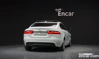 Jaguar XE 2016 2.0 автомат (гидро), миниатюра 4 Jaguar XE 2016 2.0 автомат (гидро), миниатюра 4