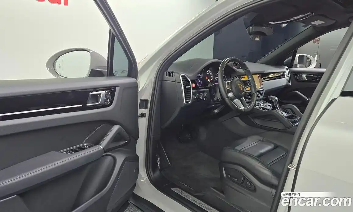 Porsche Cayenne 2022 3.0 автомат (гидро), фото 9
