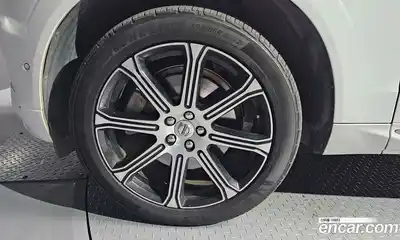 Volvo XC60 2019 2.0 автомат (гидро), миниатюра 5