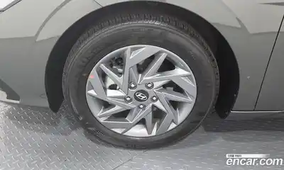 Hyundai Avante 2023 1.6 автомат (гидро), миниатюра 5