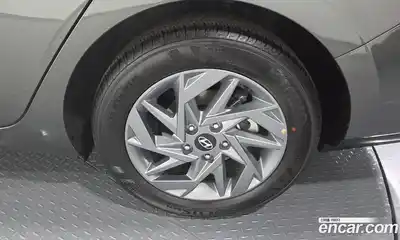 Hyundai Avante 2023 1.6 автомат (гидро), миниатюра 7