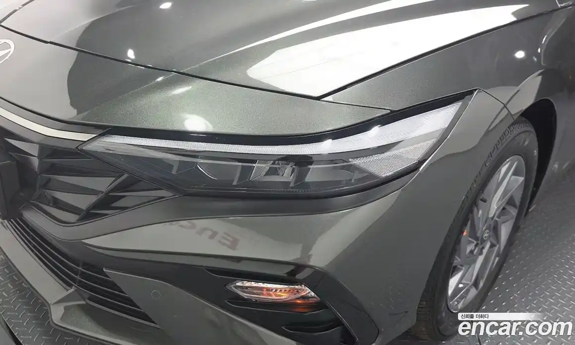 Hyundai Avante 2023 1.6 автомат (гидро), фото 8