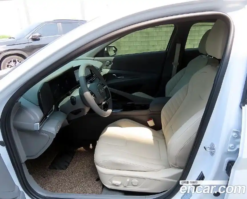 Hyundai Avante 2025 1.6 автомат (гидро), фото 11