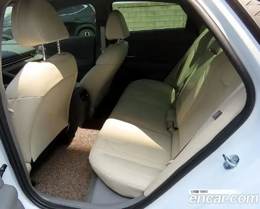 Hyundai Avante 2025 1.6 автомат (гидро), фото 12