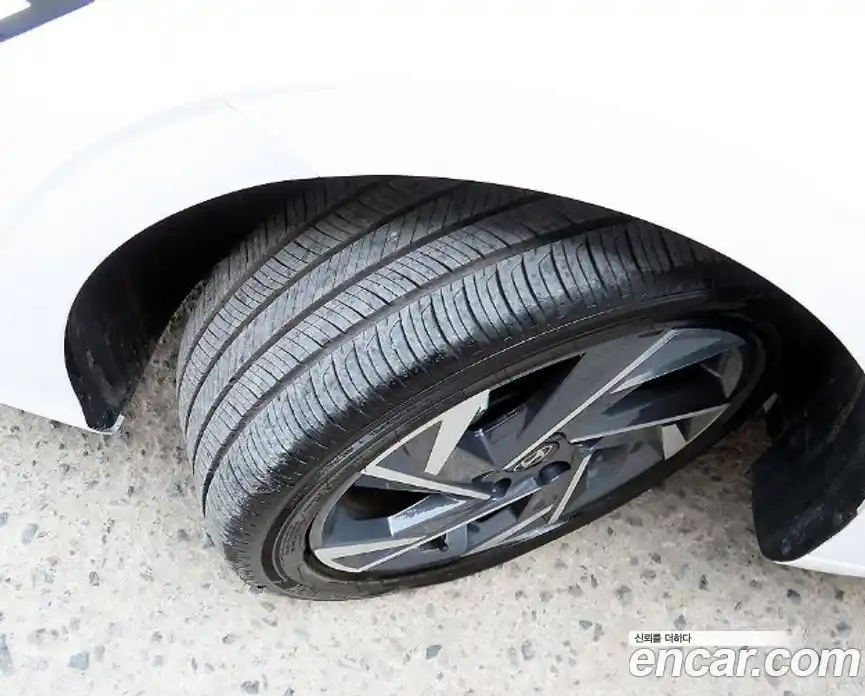 Hyundai Avante 2025 1.6 автомат (гидро), фото 5