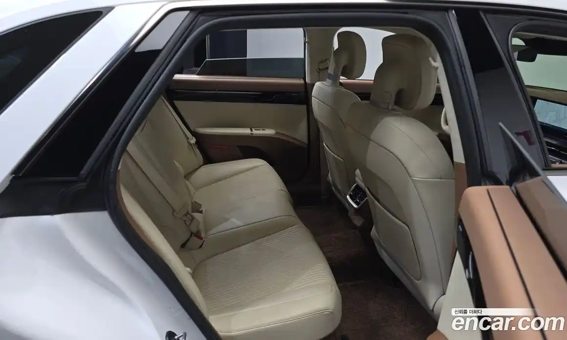 Hyundai Grandeur 2024 1.6 автомат (гидро), фото 16