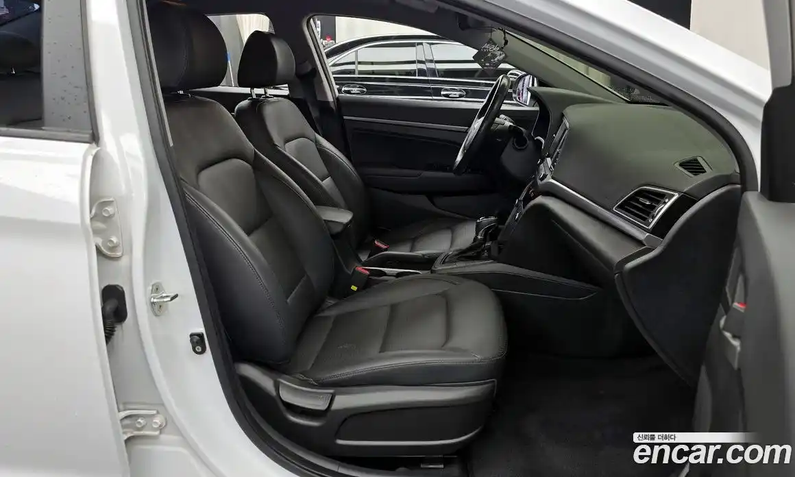 Hyundai Avante 2016 1.6 автомат (гидро), фото 17