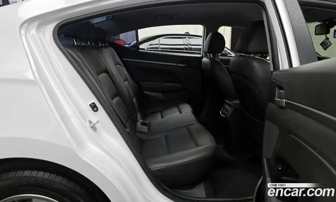 Hyundai Avante 2016 1.6 автомат (гидро), фото 18