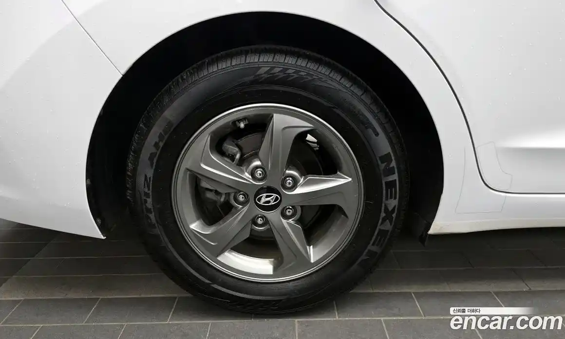 Hyundai Avante 2016 1.6 автомат (гидро), фото 5