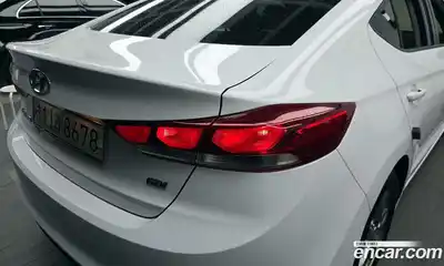 Hyundai Avante 2016 1.6 автомат (гидро), миниатюра 9
