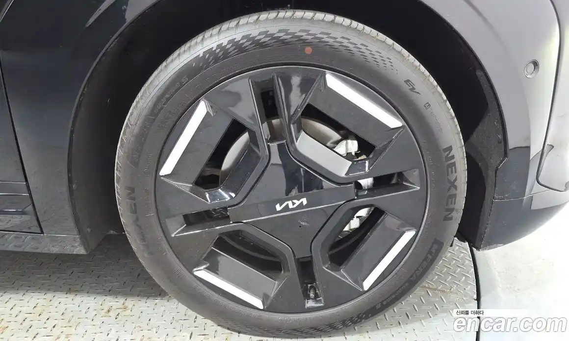 Kia EV3 2024 0.2 автомат (гидро), фото 7