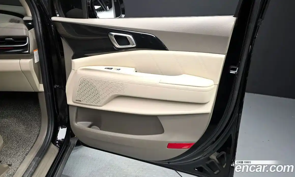 Kia Carnival 2025 1.6 автомат (гидро), фото 15