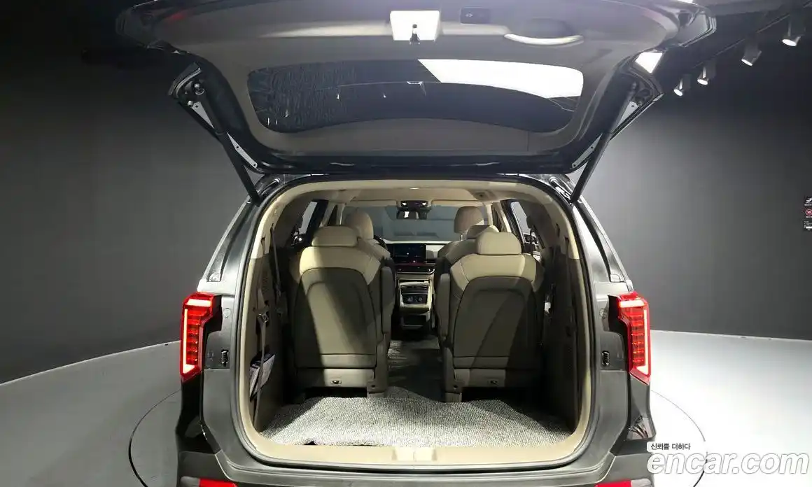 Kia Carnival 2025 1.6 автомат (гидро), фото 26