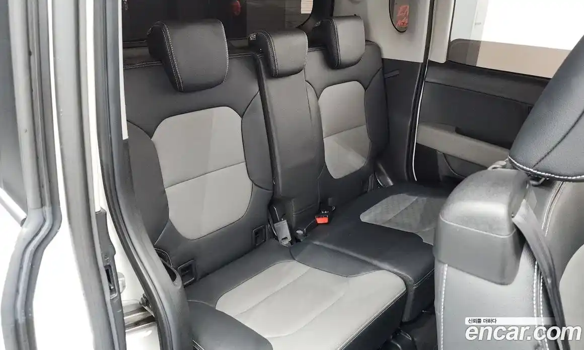 Kia Ray 2022 1.0 автомат (гидро), фото 11