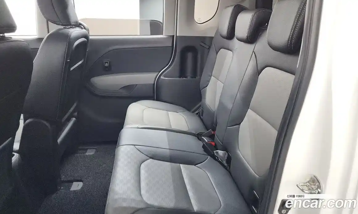 Kia Ray 2022 1.0 автомат (гидро), фото 19