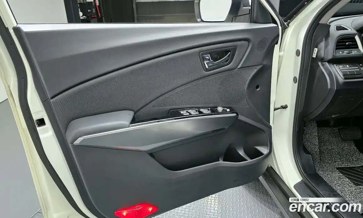 SsangYong TIBOLI 2018 1.6 автомат (гидро), фото 13