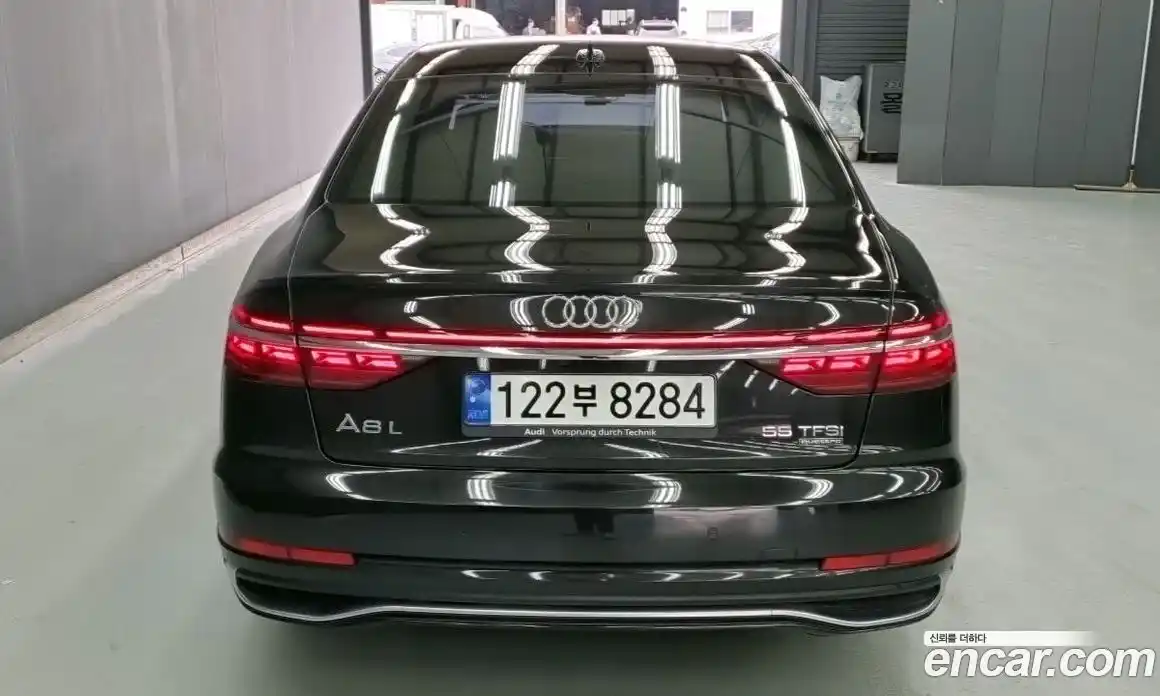 Audi A8 2023 3.0 автомат (гидро), фото 4