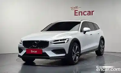 Volvo V60, 2021, 6 989 км