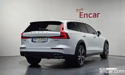 Volvo V60 2021 2.0 автомат (гидро), миниатюра 2