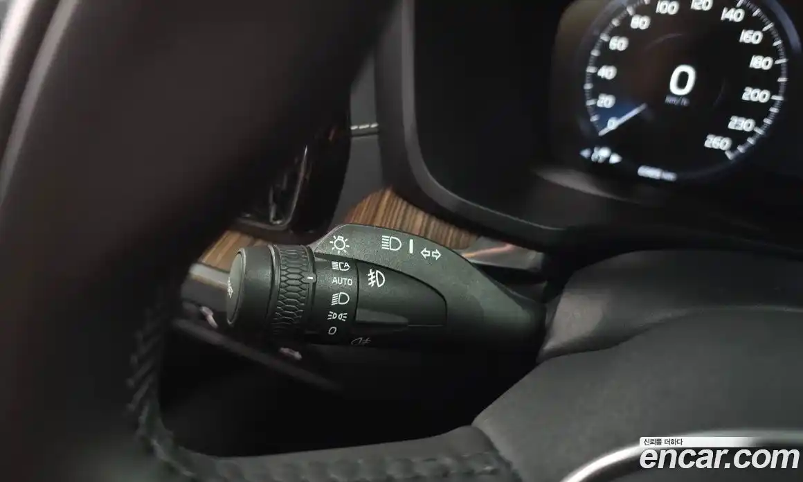 Volvo V60 2021 2.0 автомат (гидро), фото 27