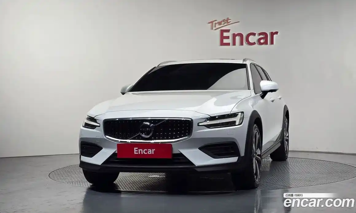 Volvo V60 2021 2.0 автомат (гидро), фото 3