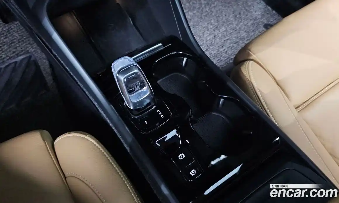 Volvo XC40 2020 2.0 автомат (гидро), фото 12