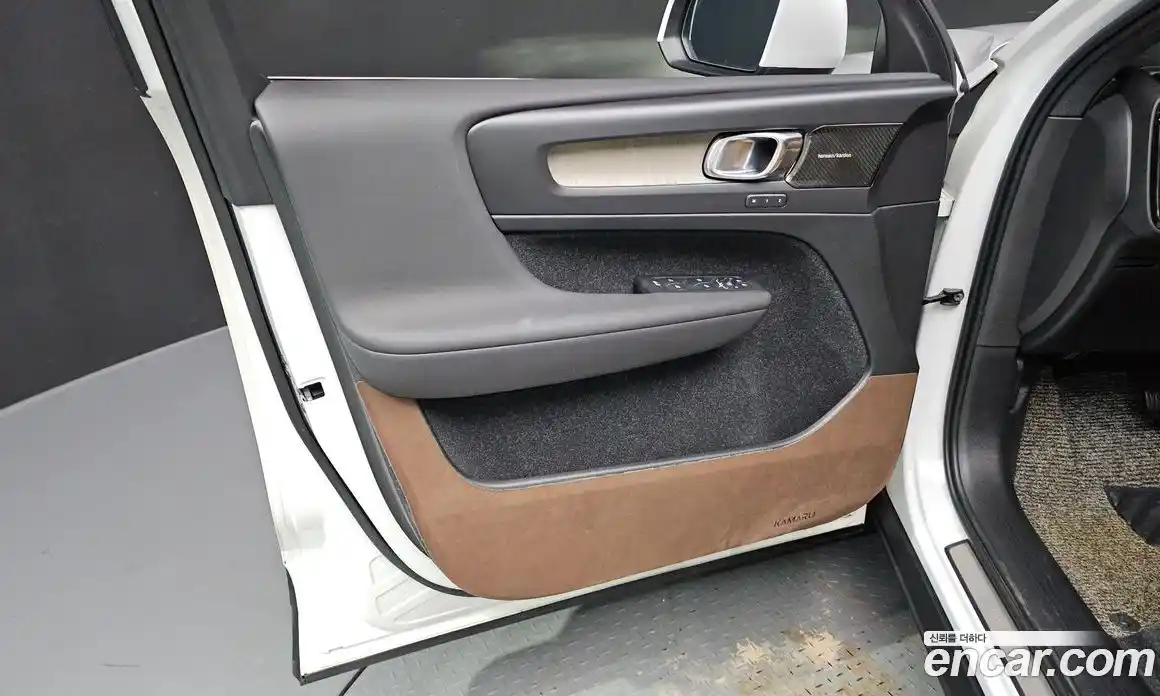 Volvo XC40 2020 2.0 автомат (гидро), фото 14