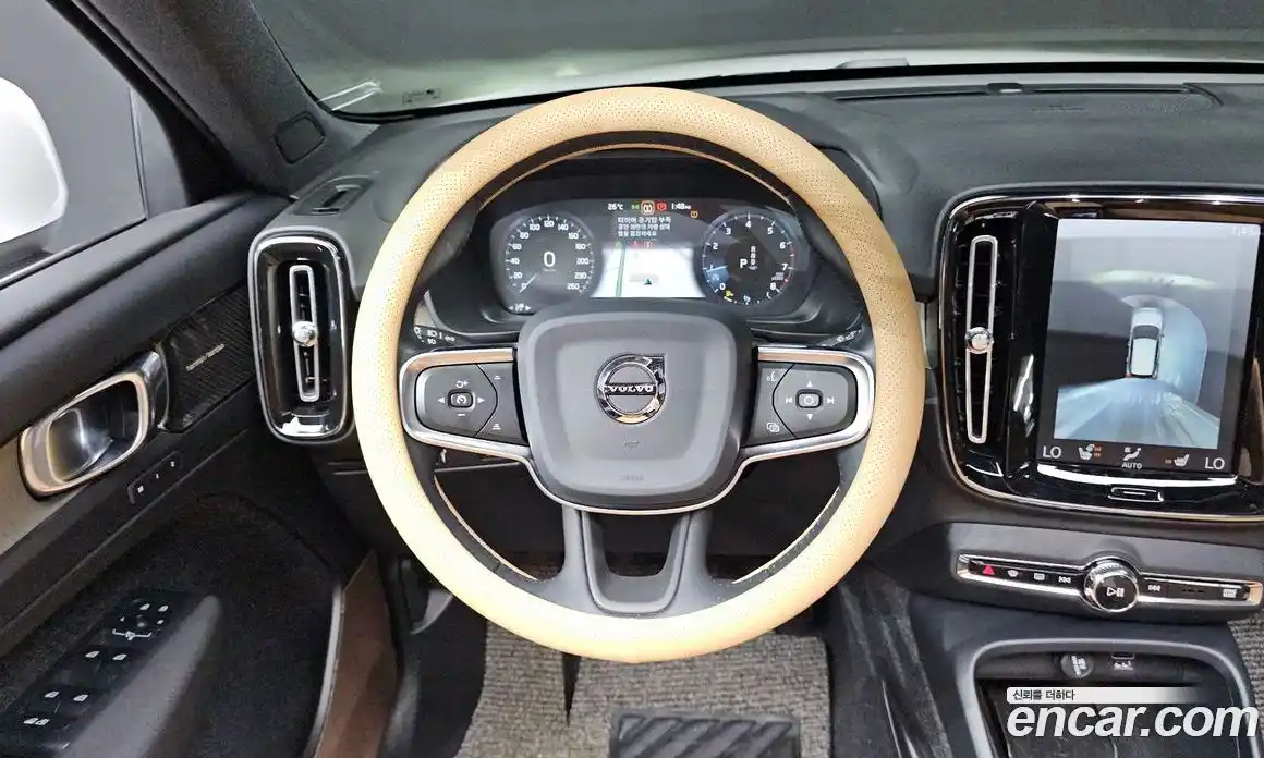 Volvo XC40 2020 2.0 автомат (гидро), фото 19